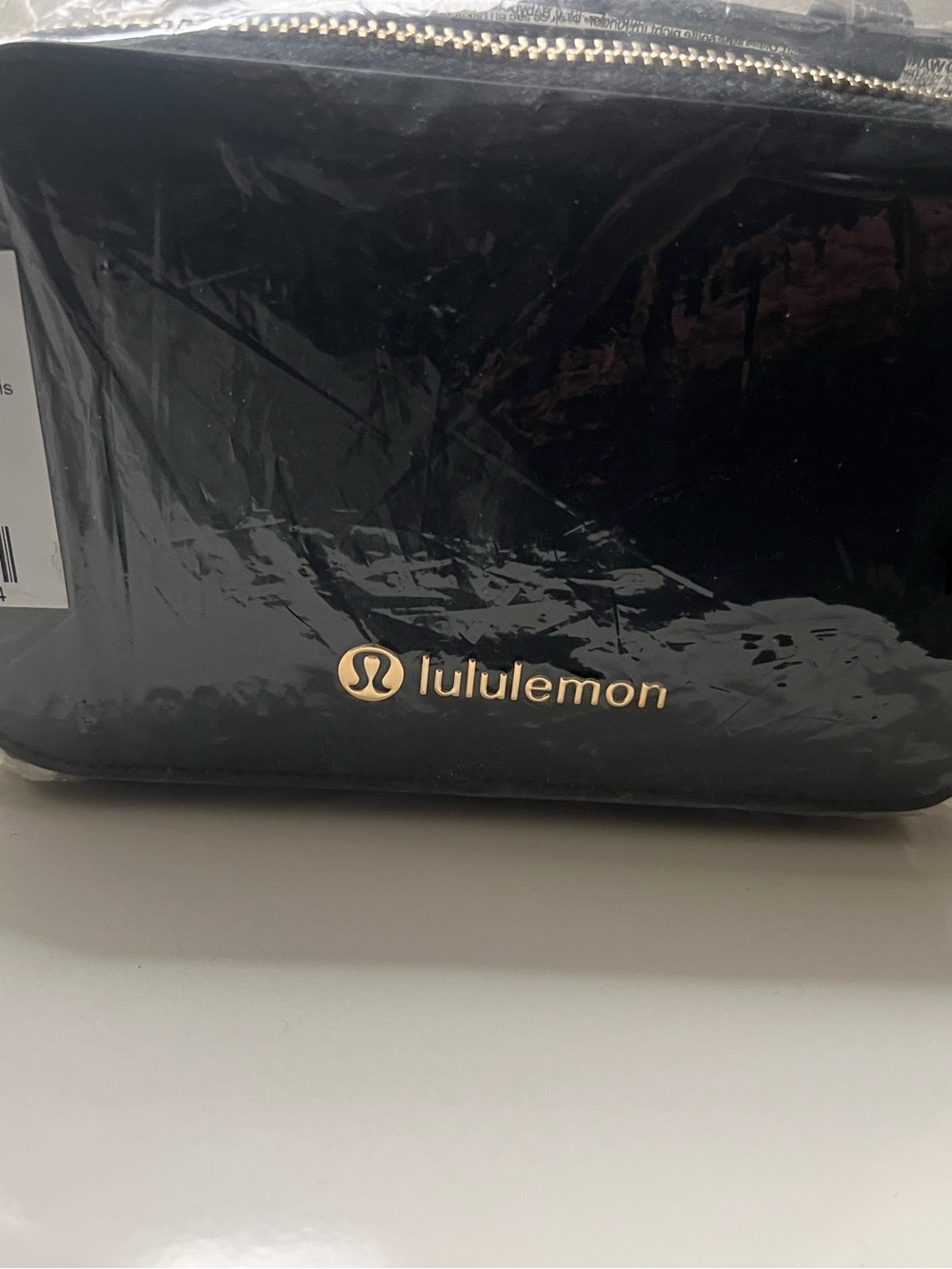 L-127 🍋 Lululemon 🍋 Leather Alternative Camera Crossbody Bag
Black / Gold - Picture 7 of 9